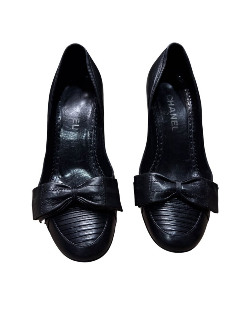 Chanel Vintage 2000s Leather Ribbed Toe Bow Pumps EU 38 Heel 3.75" MSRP $1050